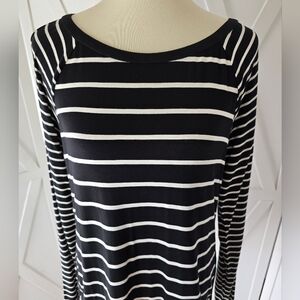 WHBM Boxy Black & White Striped Women's Long Sleeve Tunic